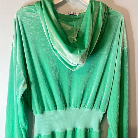 (NWT) EROS Women’s Mint Velour Hooded Dress, Size Medium - Picture 7 of 12
